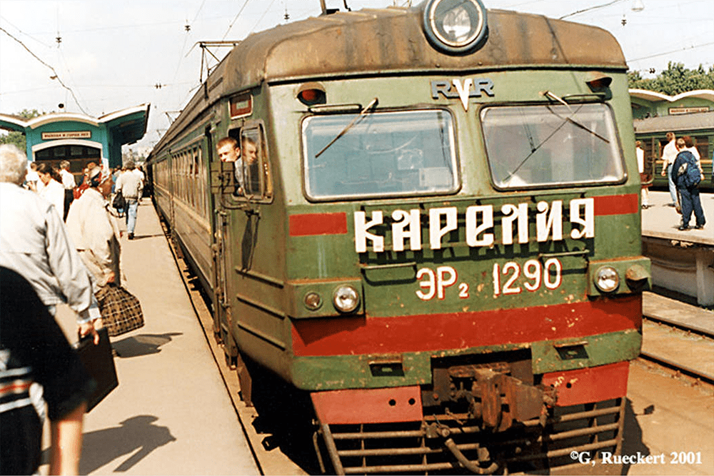 Karelia, an electric commuter train bound for the northern suburbs, at the Finland Station in Saint Petersburg