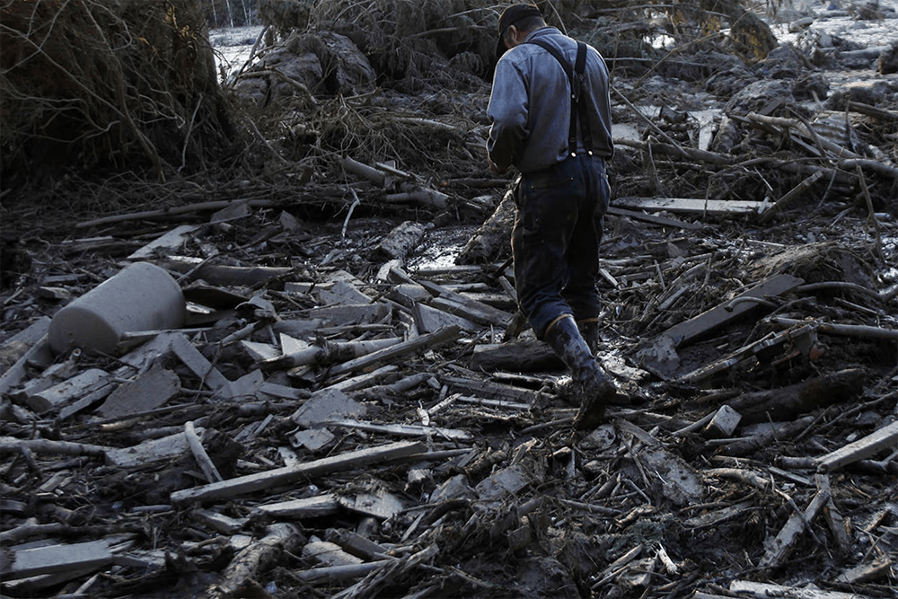 Steve Skaglund searches for survivors after SR 530 landslide