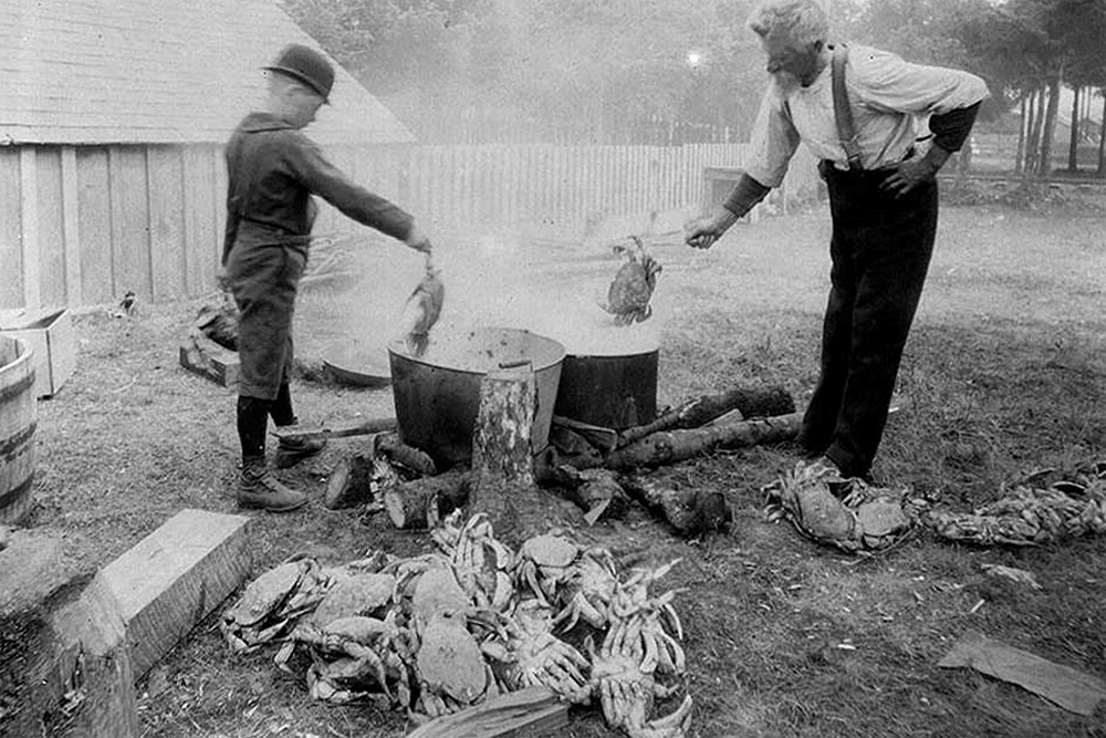 Crab cooking, Long Beach, Washington, ca. 1897