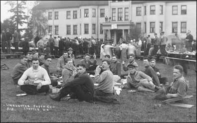 1914 Campus Day showing students eating